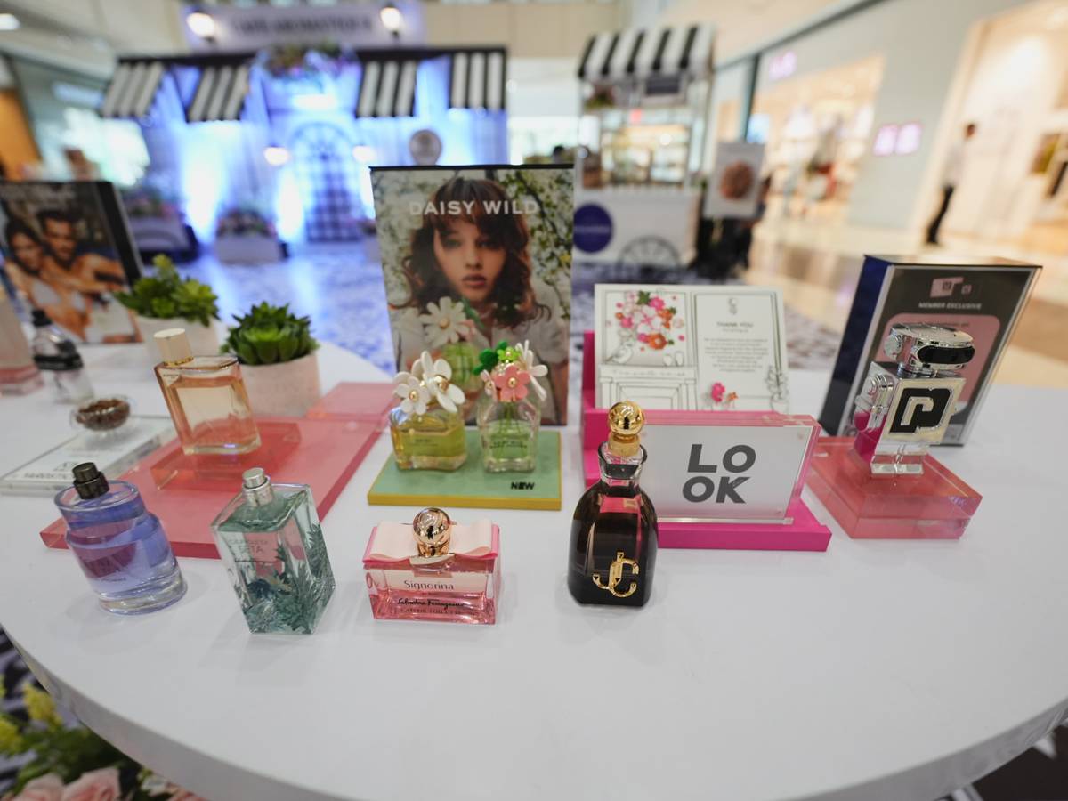 Build your fragrance wardrobe with niche brands and cult classics from Look at Me.